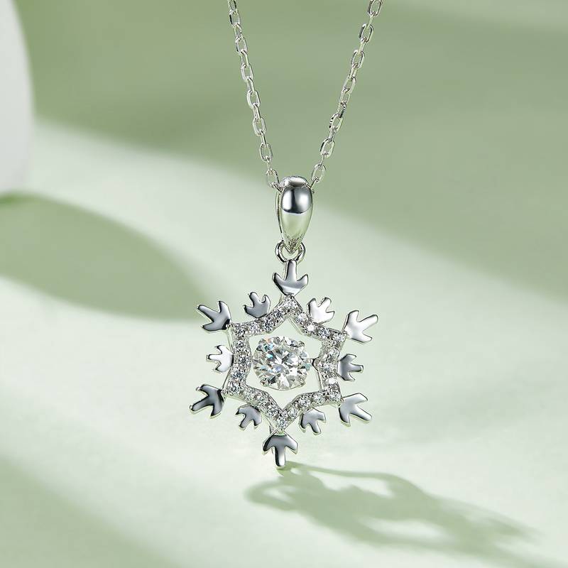 灵动冰雪女王S925银镀白金莫桑钻项链50分D级